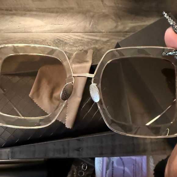 BRAND NEW🆕 💯Authentic- Bottega Veneta Oversized Squared Sunglasses - Picture 4 of 10